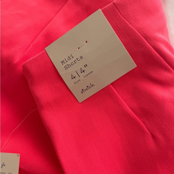 Bundle of 3 pairs of Size 4 “a new day” shorts - Picture 3 of 7